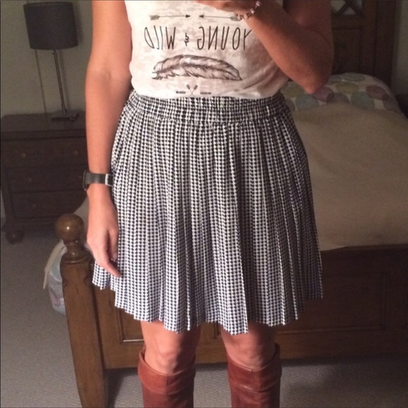 Banana Republic skirt - Picture 3 of 3